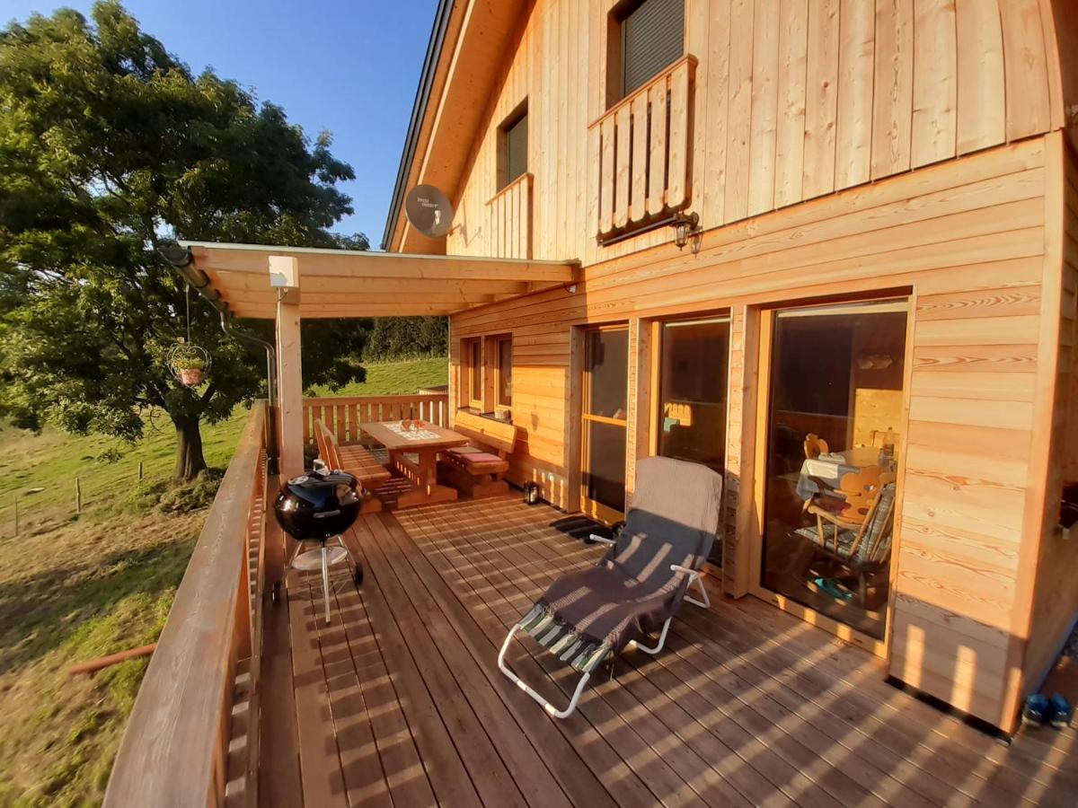 Апартаменты Auszeit Almhaus Schmalzbauer Санкт-Андре Экстерьер фото
